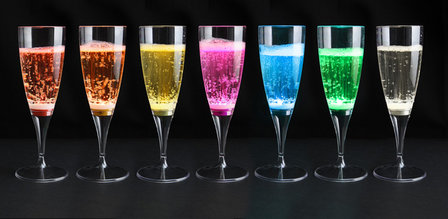 Blauwe lichtgevende champagneglazen 10
